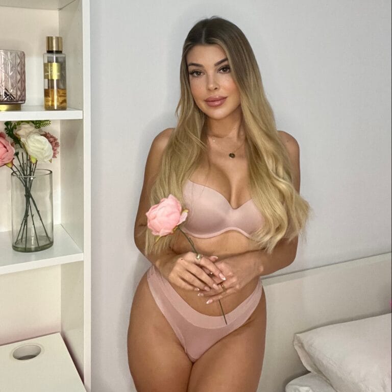 Andrea Gasca - anddreagb - OnlyFans