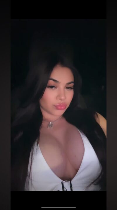 Baby Bella 🍭 - babyyyybellaa - OnlyFans