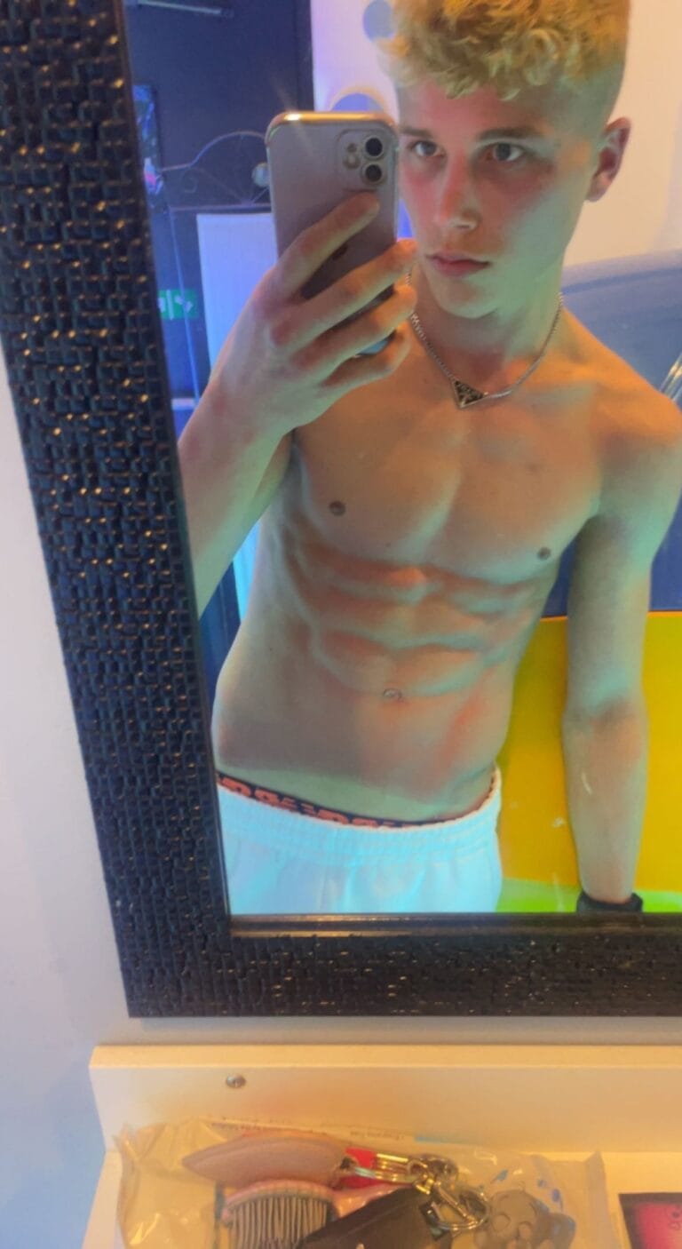 Riz - blondestud6969 - OnlyFans